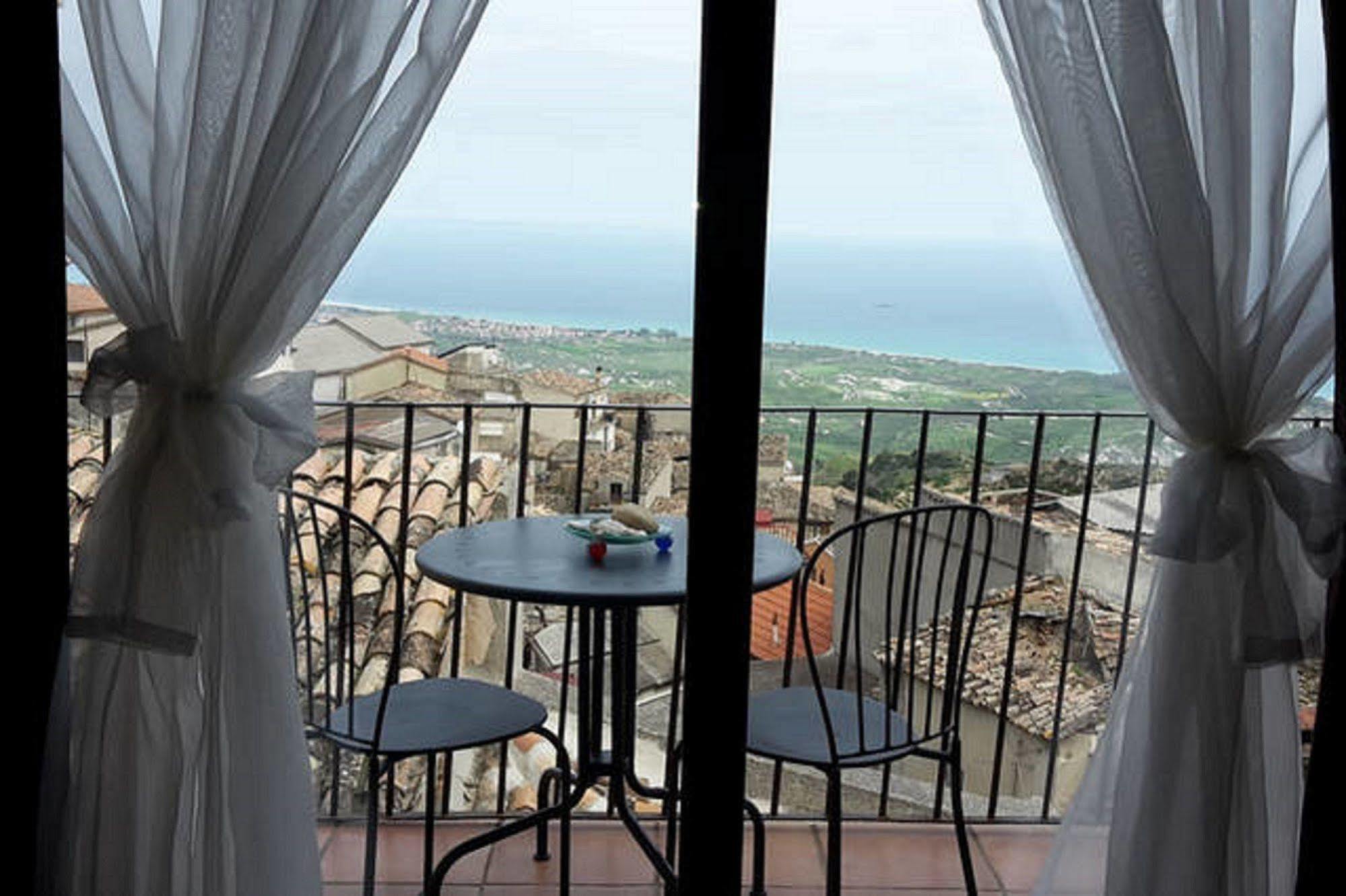 Perla Del Borgo Appartamenti Santa Caterina dello Ionio Extérieur photo
