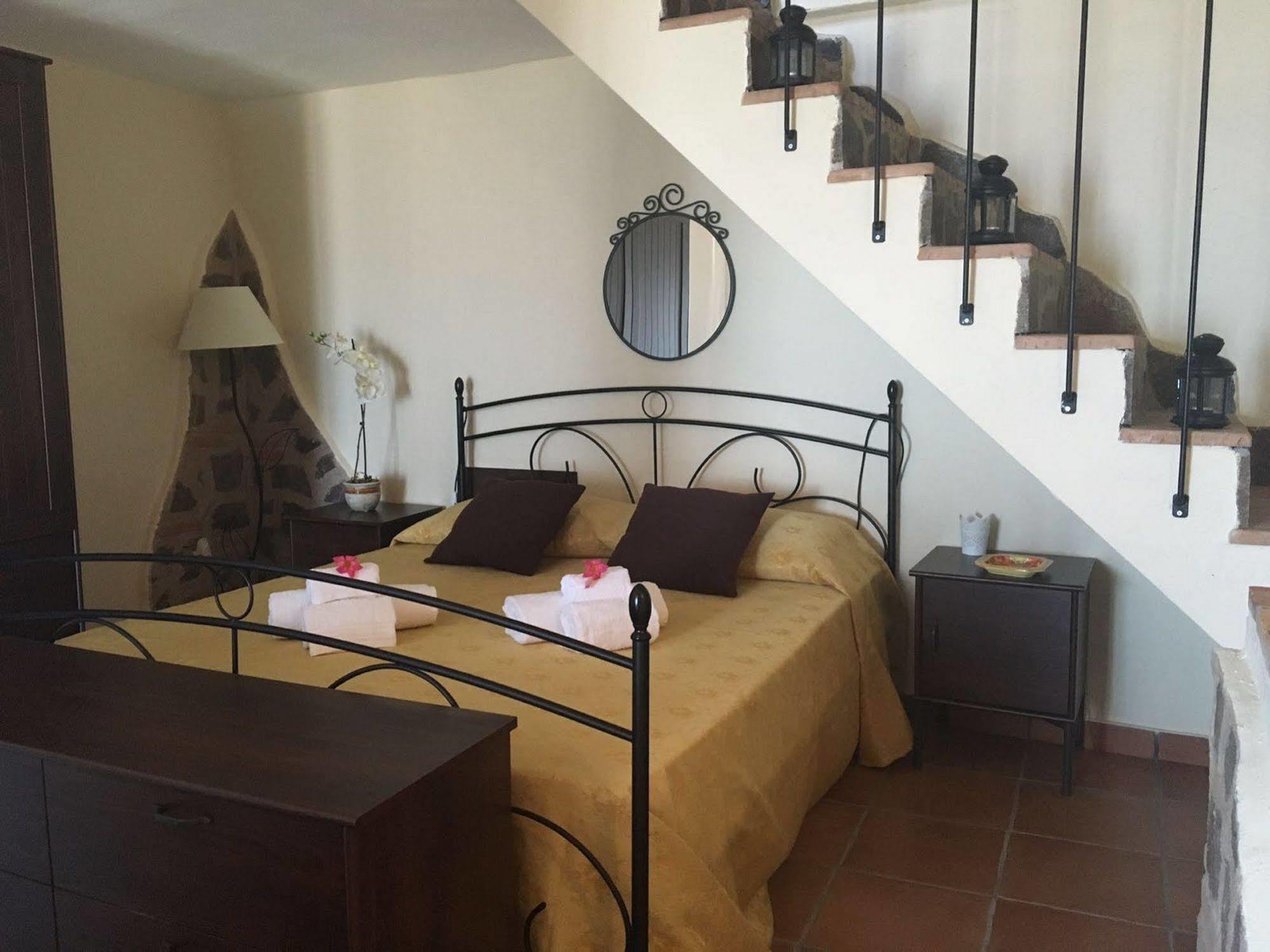 Perla Del Borgo Appartamenti Santa Caterina dello Ionio Extérieur photo